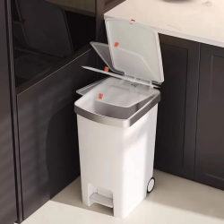 Plastic Trash Can 35 Liter